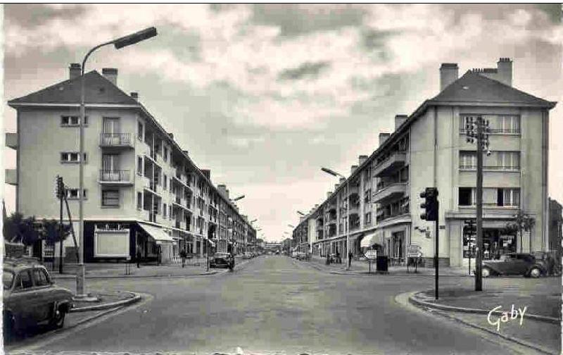 Saint_Nazaire _Avenue_de_la_Republique.jpg