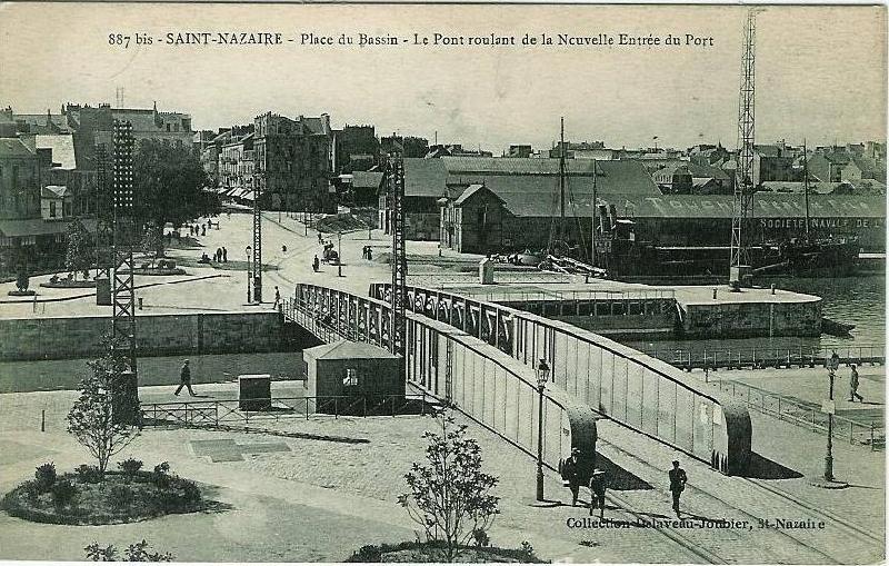 Saint_Nazaire_La_Place_du_Bassin.jpg