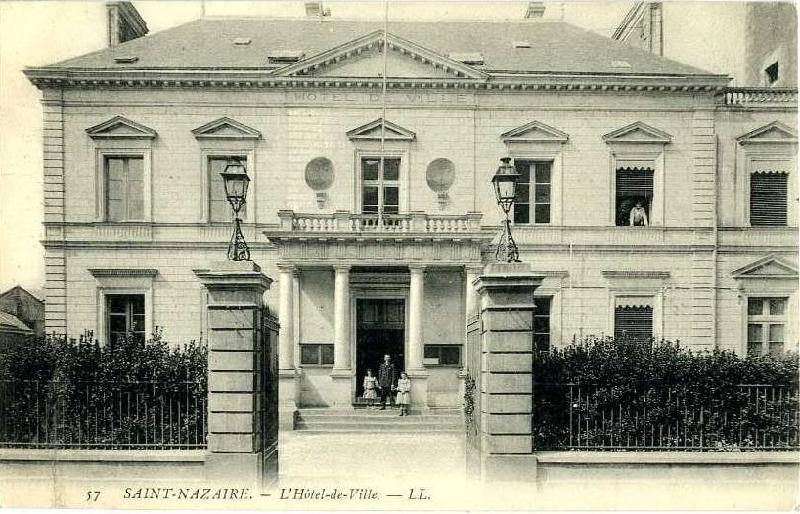 Saint_Nazaire_l-Hotel_de_Ville.jpg