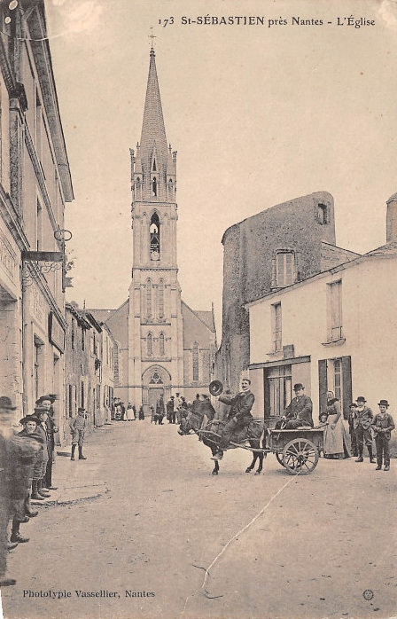 St_Sebastien_pres_de_l-eglise.jpg