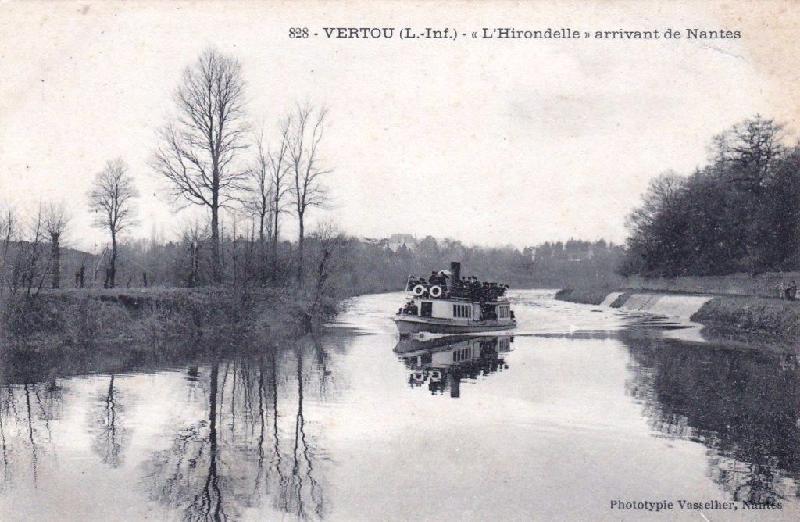 Vertou_L-Hirondelle_arrivant_de_Nantes.jpg