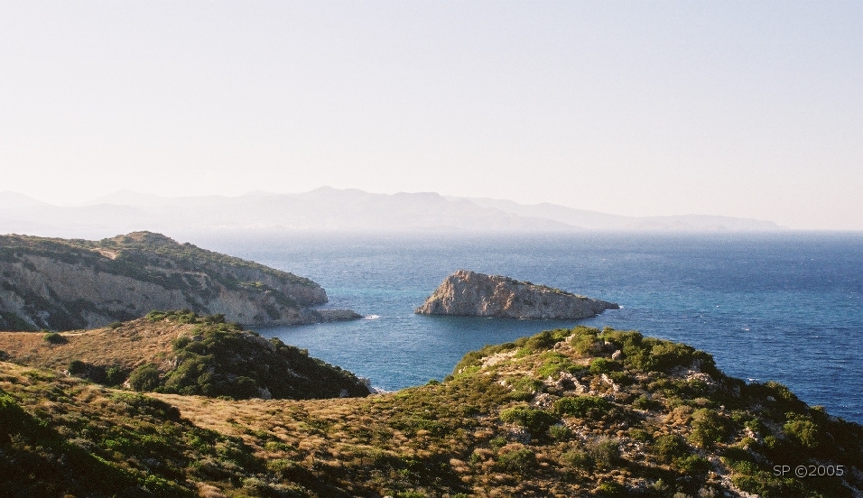 Cote_Est_Baie_de_MIRABELLO_vers_THOLOS_01.JPG